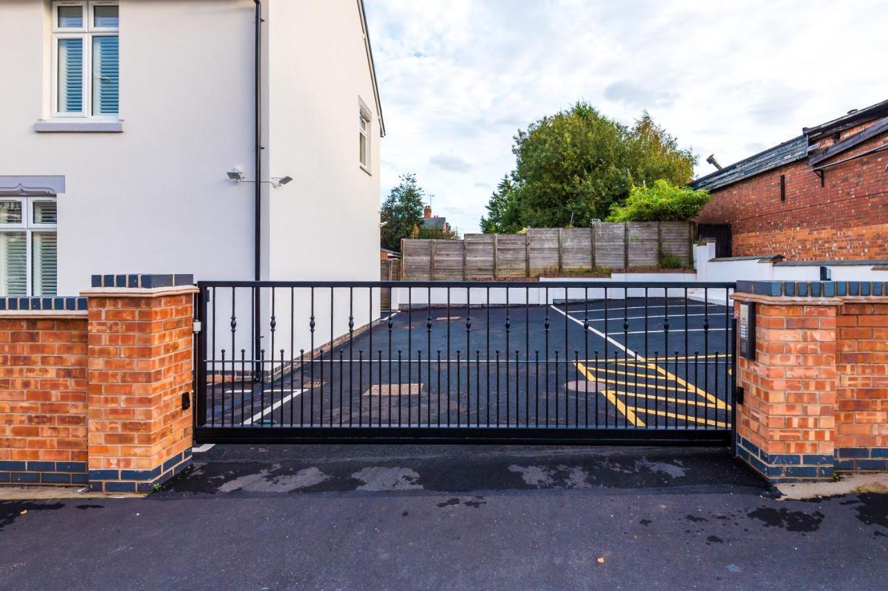 Hearsall Place Serviced Apartment コヴェントリー エクステリア 写真